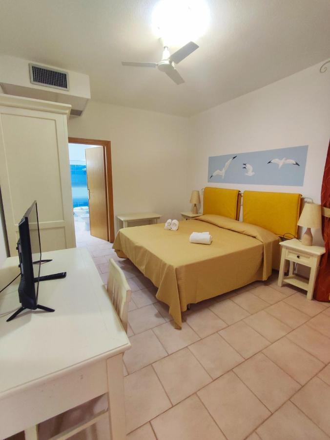 A.I.R. Hotel Gabbiano Isola Rossa Exterior photo