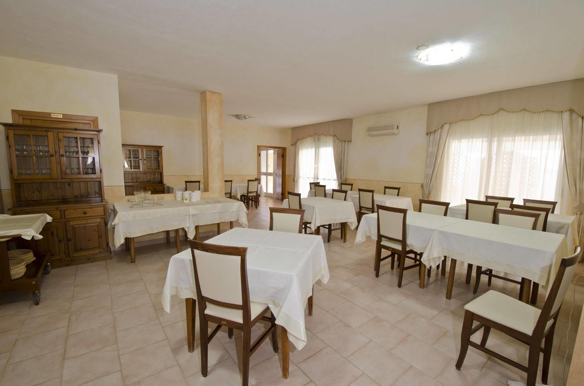 A.I.R. Hotel Gabbiano Isola Rossa Exterior photo